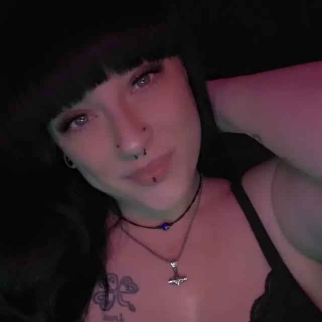 𝑾𝒆𝒆𝒏𝒊𝒆 𝑯𝒐𝒖𝒅𝒊𝒏𝒊
