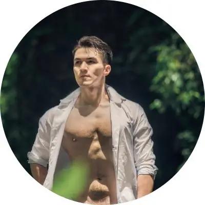 LEO 組合肉男友