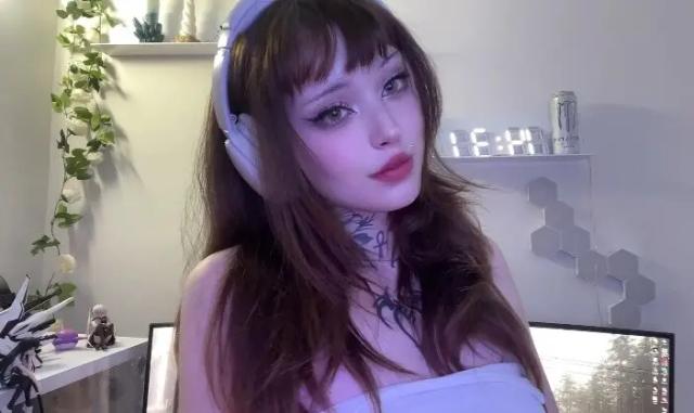 Mia Nolan Free ♡ FR/EN ♡