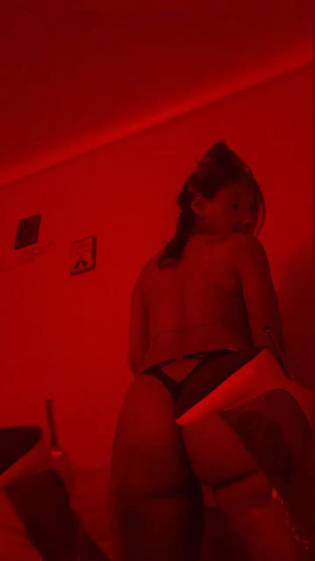 Gorgeous🥀Freak 👅