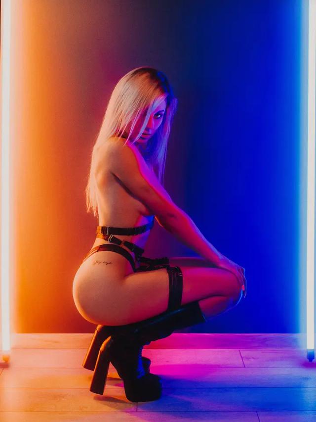 😼