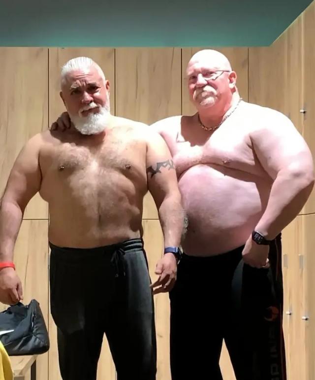 💪🏻 BigMuscleDads 💪🏻