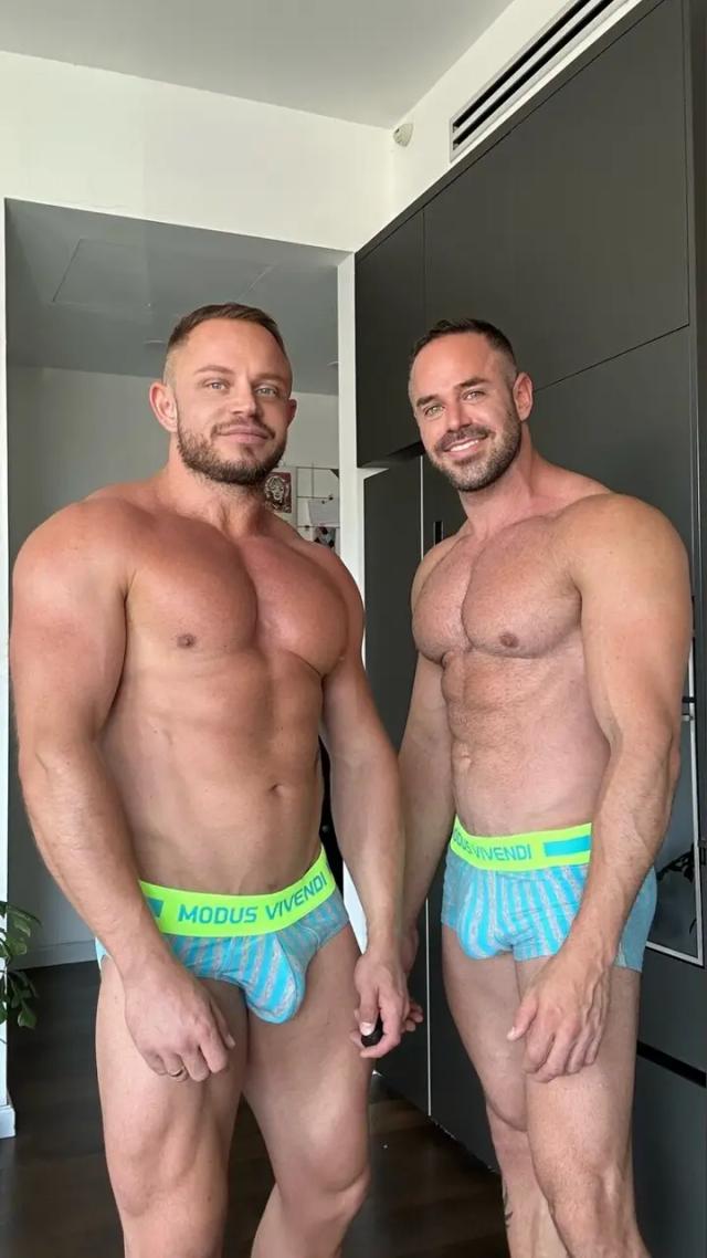 @elon_essex