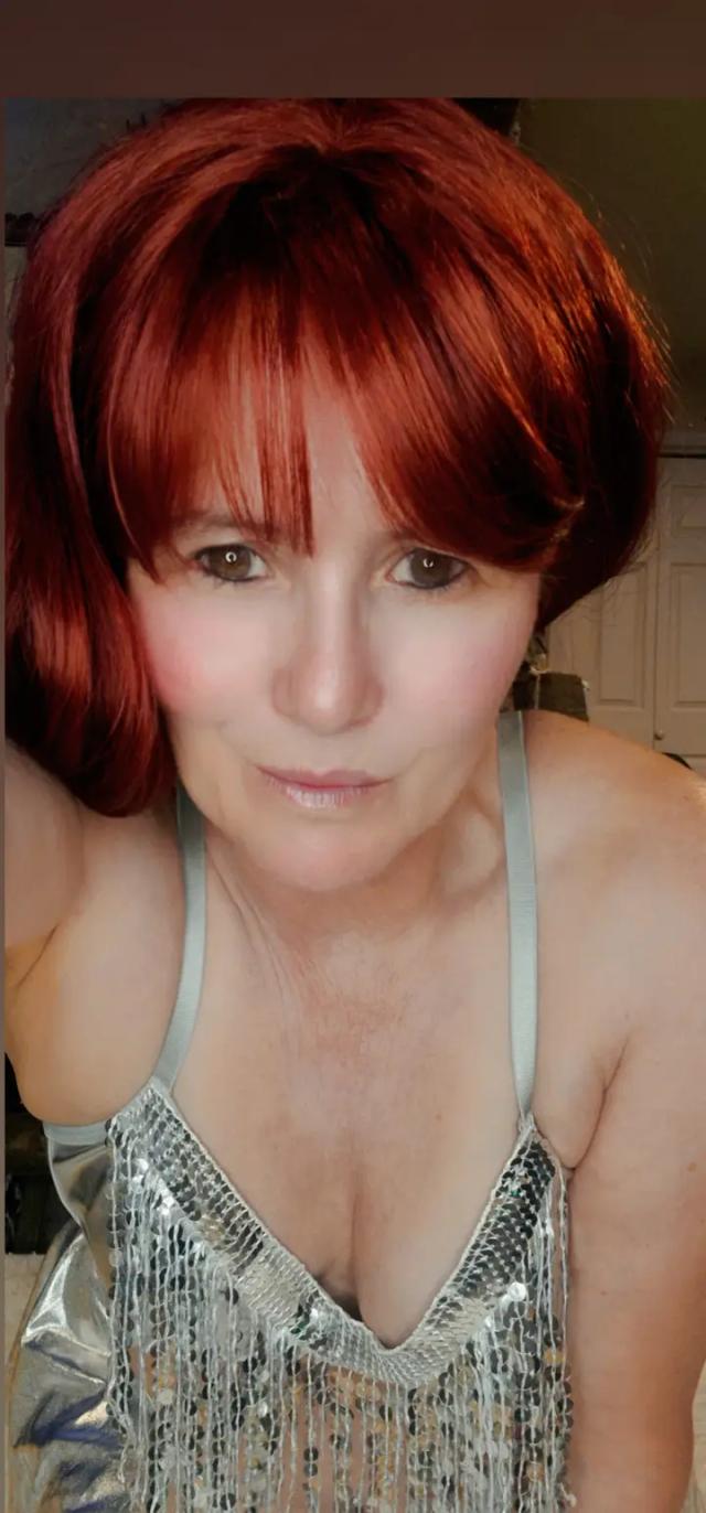 ❤️ LAUNA 💗 SEXY REDHEAD