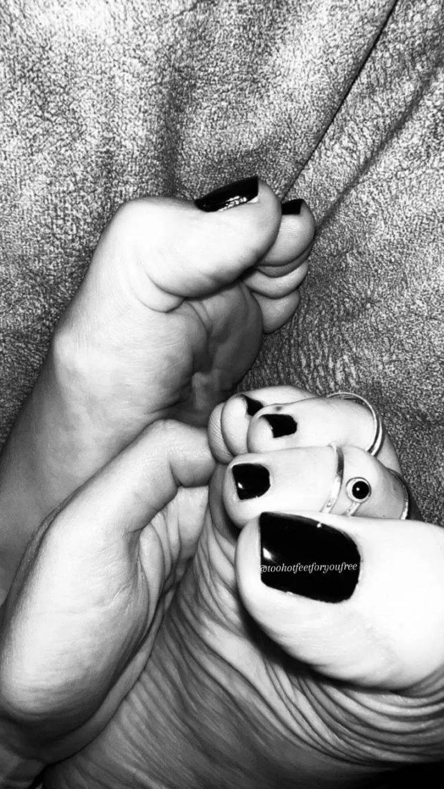 2hotfeet4youBASIC