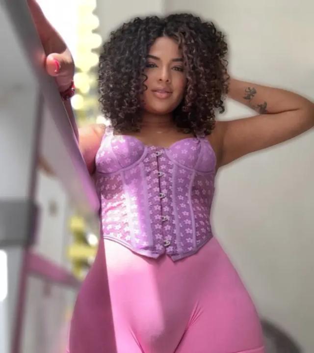 HUGEST PUSSY ON HERE 🥵🔥
