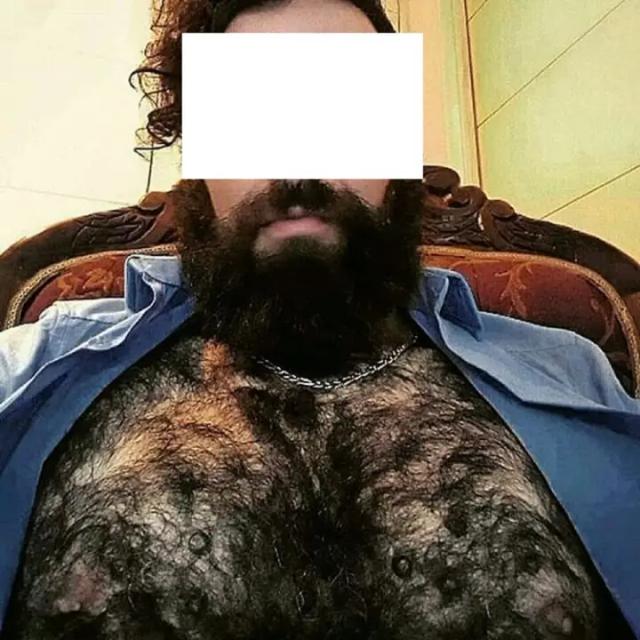 Latino peludo