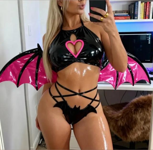 SCARLET EXPLICIT ON WALL MESSAGE ME😍❤️