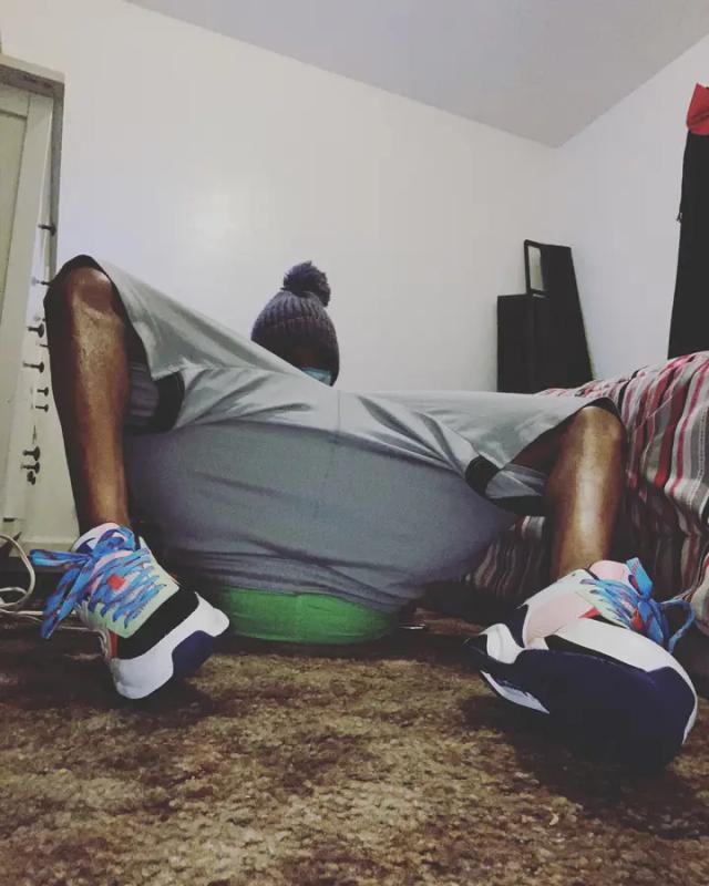 Sagging &amp; Stroking