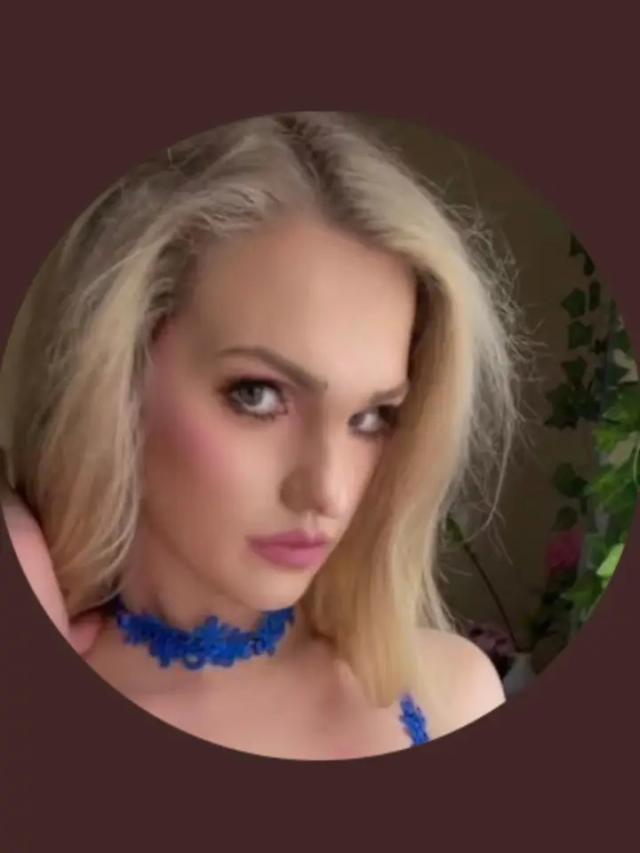 Lexi Naughty Blonde Babe 💕- Online Now