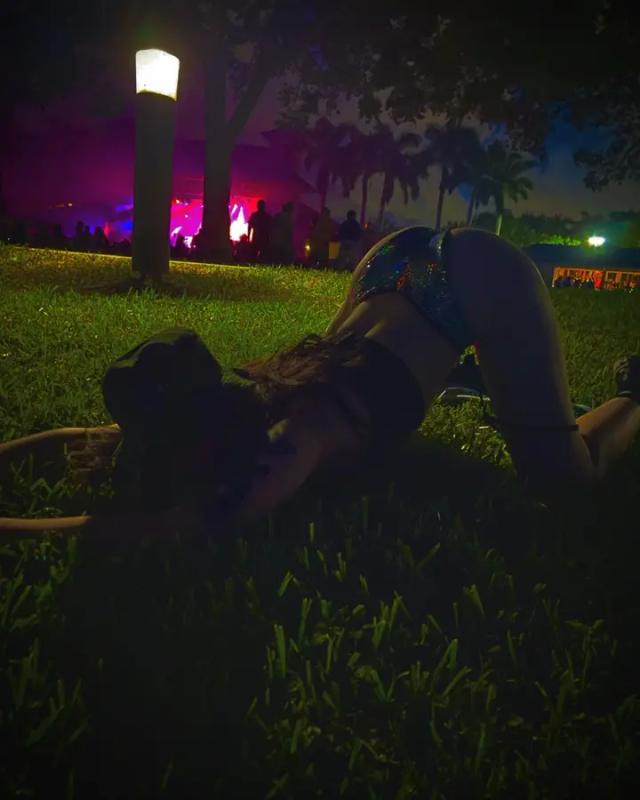 H 💋