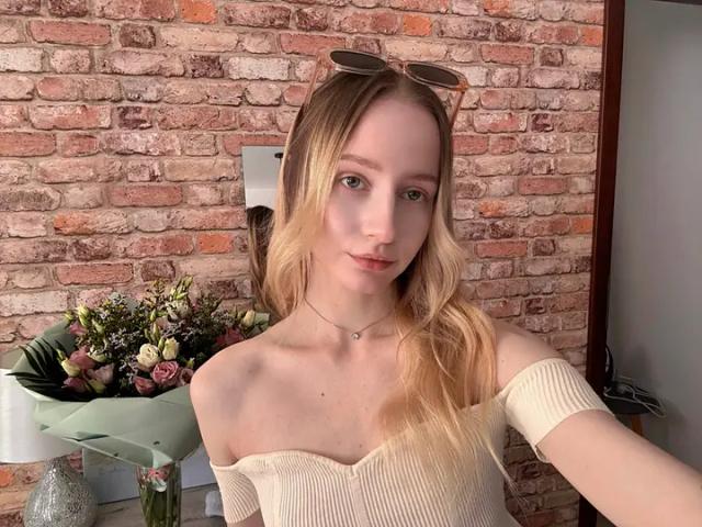 Emily💕18 y.o