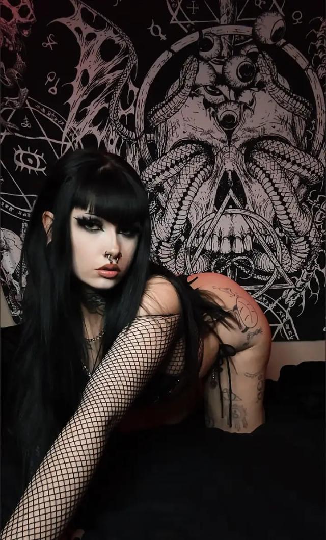 Alyse Levay