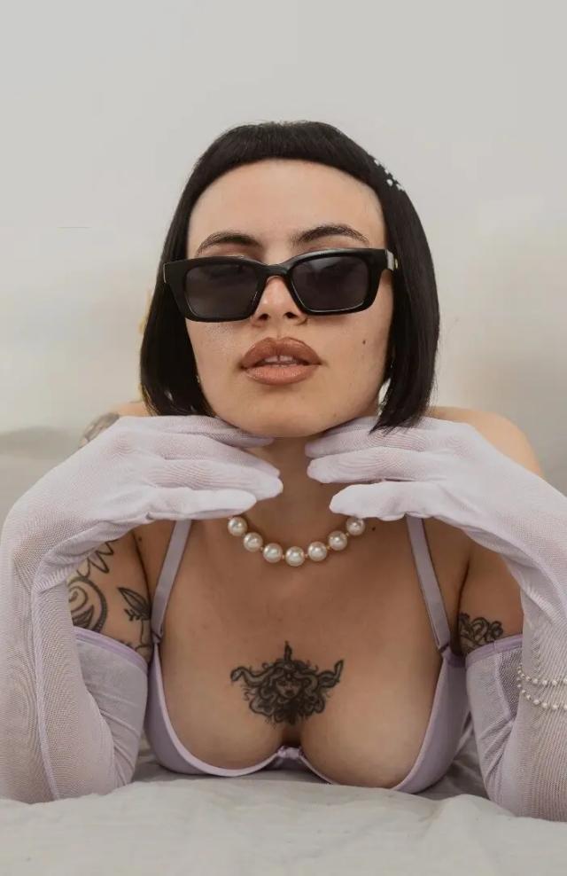 SHORT HAIR Michelle | SOFT DOMME