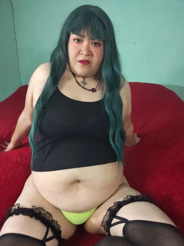 Abril tomika