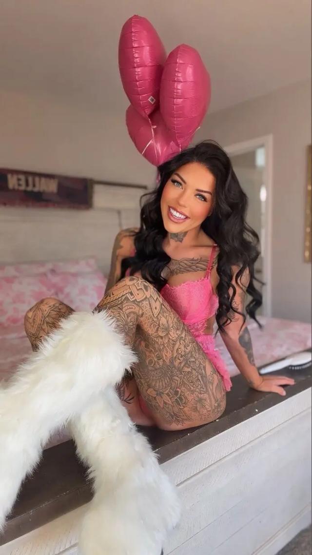 InkedKell 🏆 RATED #1 Tatted Babe on OF 🖤
