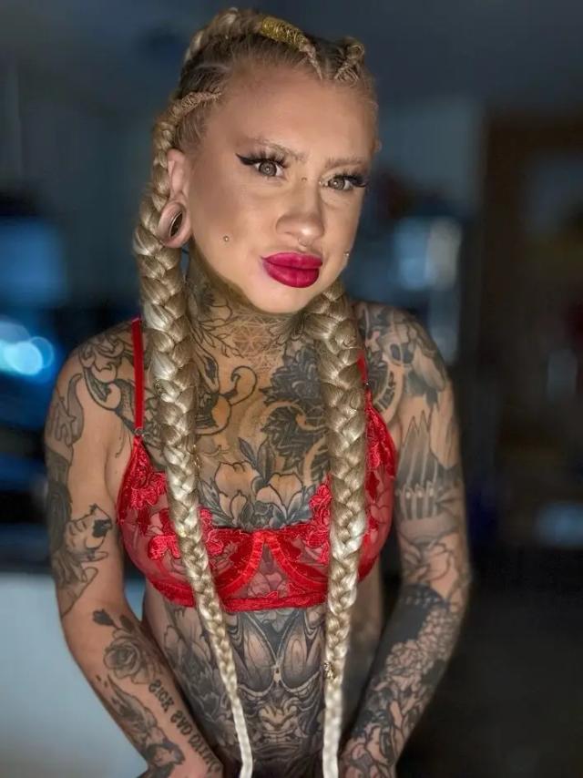 VERONICA VANTOF