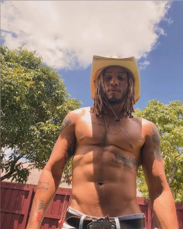 Derek $avage