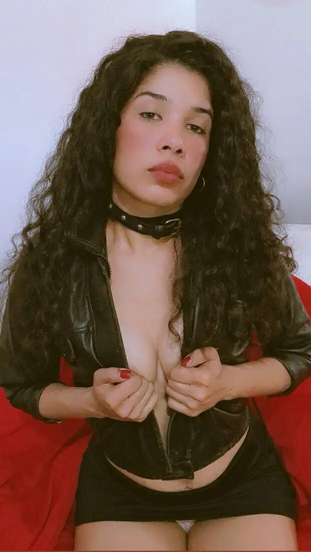 STRAP-ON KAIA ANNE ⛓️🛐