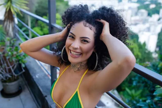 camila moura | rosa