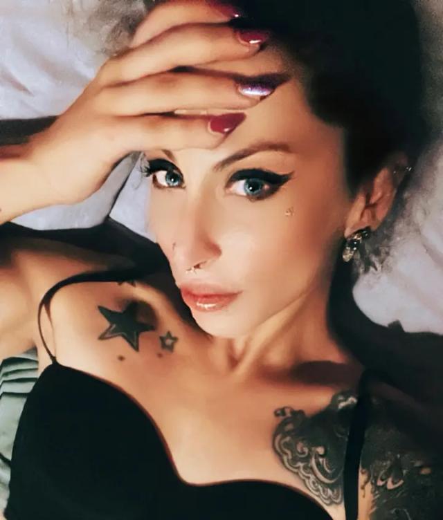 💋𝑯𝒂𝒓𝒍𝒆𝒚 𝑺𝒊𝒙𝒙 𝑭𝒓𝒆𝒆💋