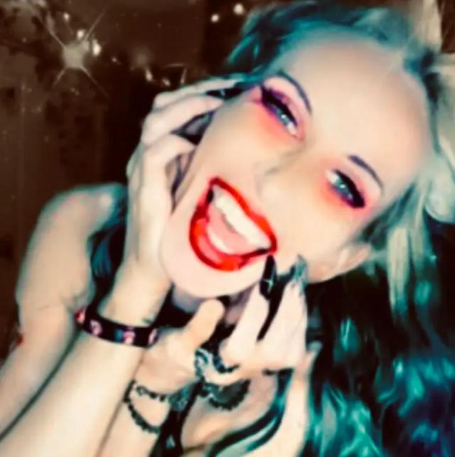 𝕹𝖎𝖓𝖊 𝕸𝖆𝖘𝖙𝖊𝖗𝖘 ᵃᵏᵃ TheAlienQueen