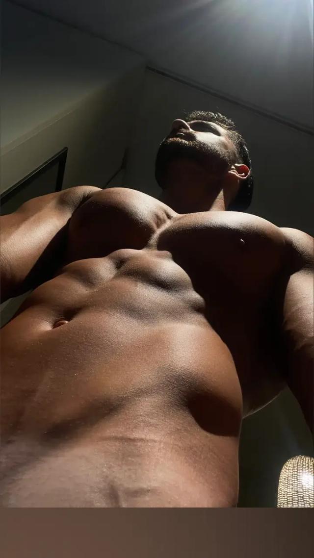 Big dick Tavo (vip)