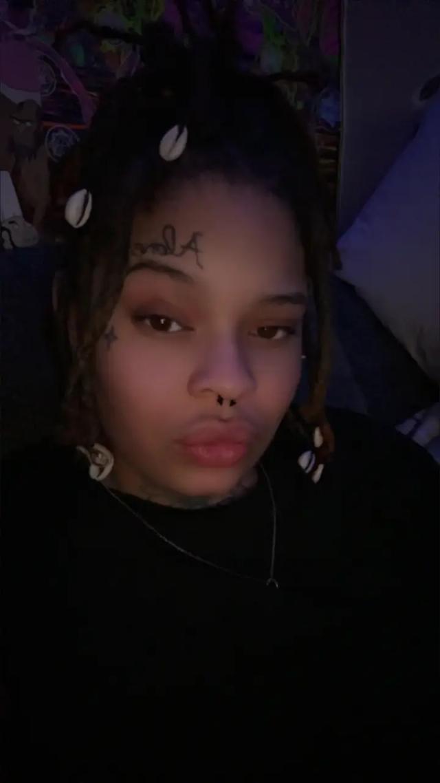Mo