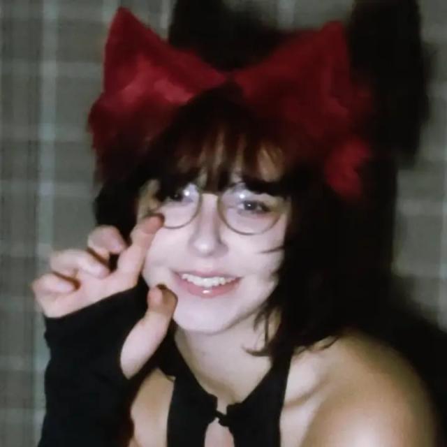 ε٩(๑> ₃ <)۶з