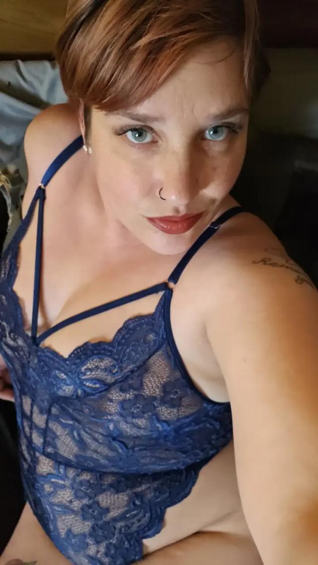 Curvy Clare