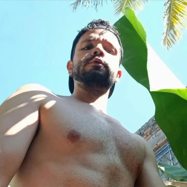 VV | Hairy Mexican Stud