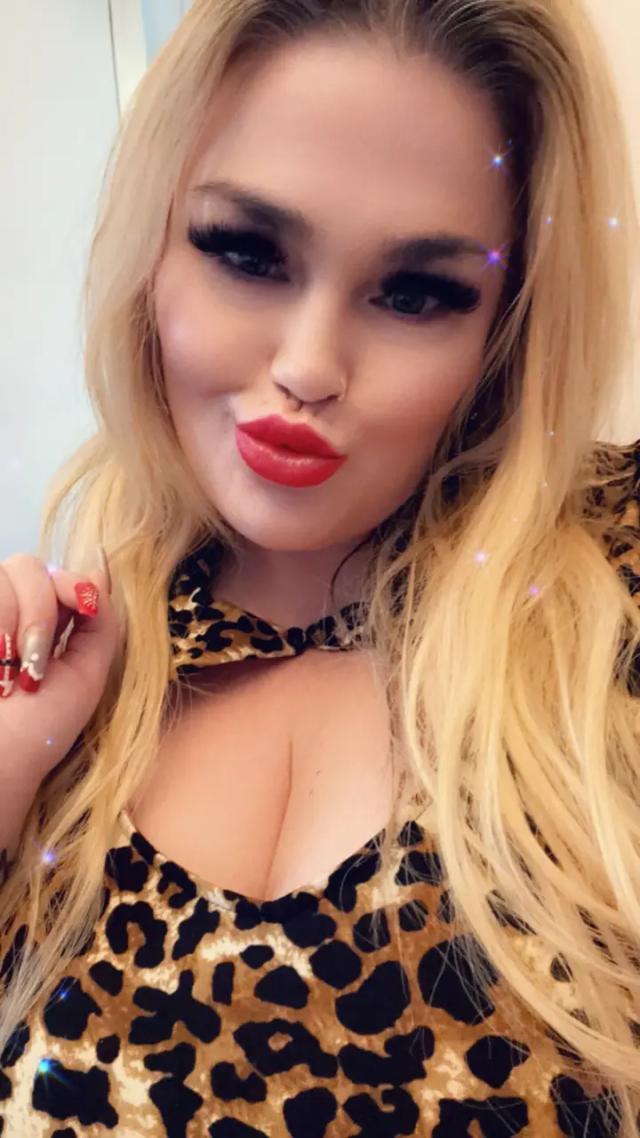 Carly x
