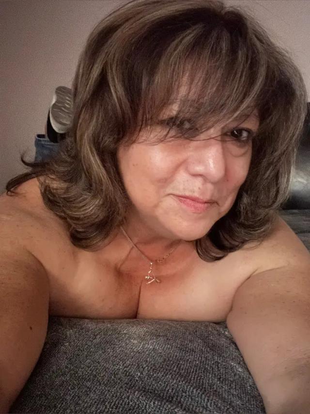 Mature Latina Mom