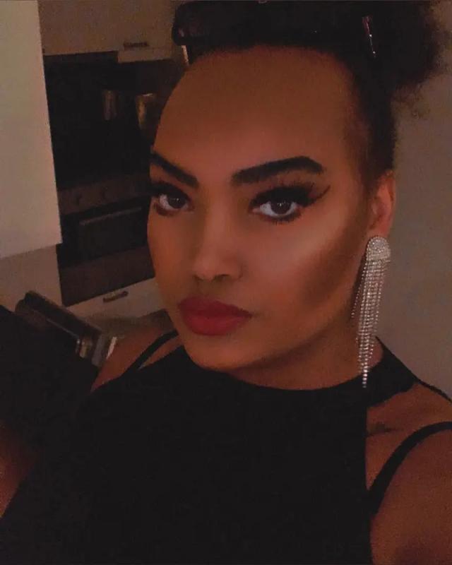 QueenB