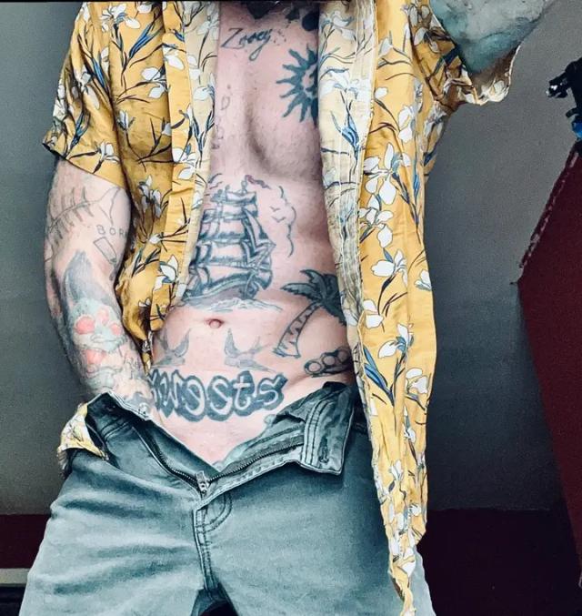 @saltyexhibitionistdad