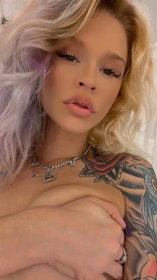 Sexy Kitty 🐱