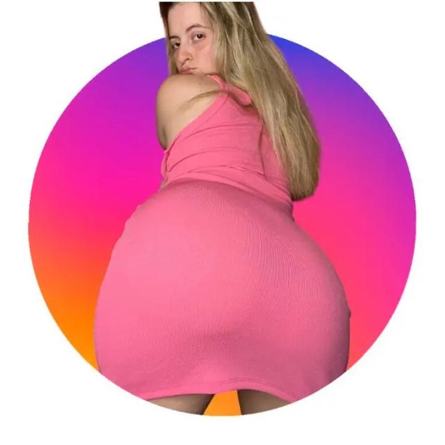 ✰𝚈𝙾𝚄𝚁 𝙱𝙻𝙾𝙽𝙳𝙴✰