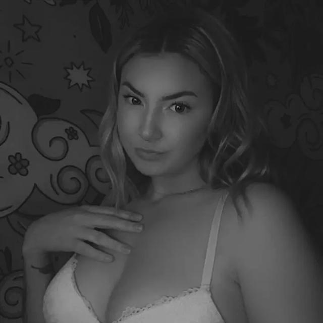 ♡︎𝙗𝙪𝙣𝙣𝙞𝙚♡︎