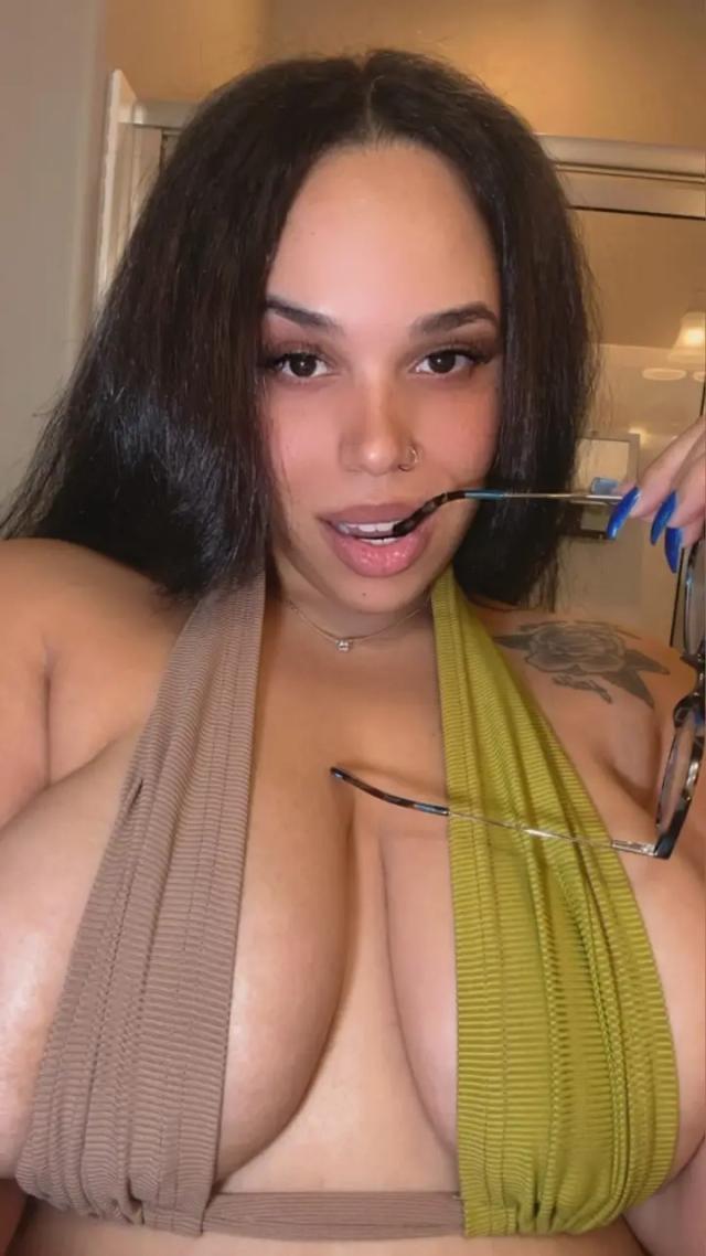 YOUR FAVORITE AWARD WINNING BBW
