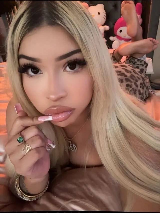 Latina Bratt💋DM “SNAP”💖