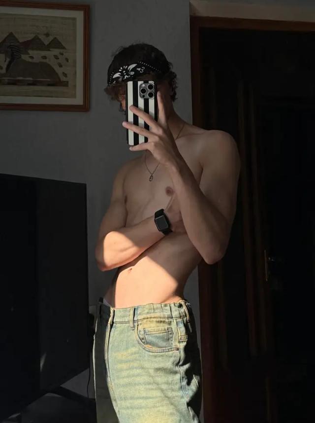 Vi