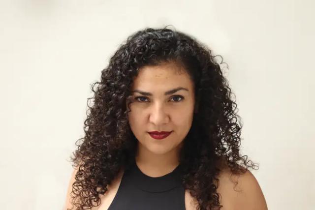 Curly Regia