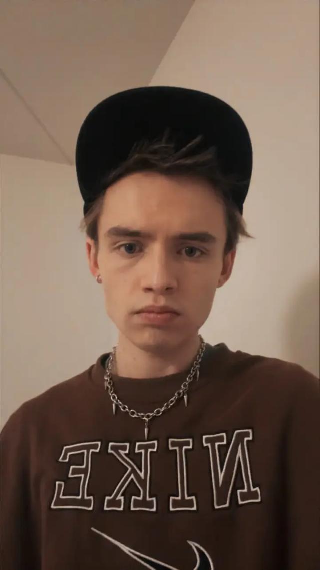 eddie ✰