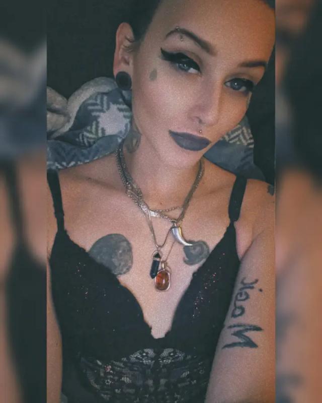 Nellie👄