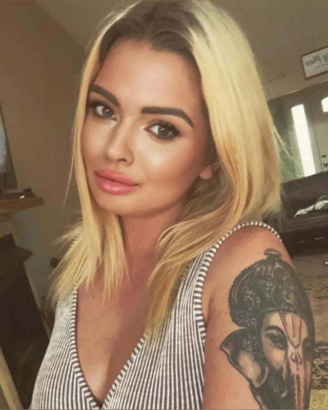 BlondeBombShell