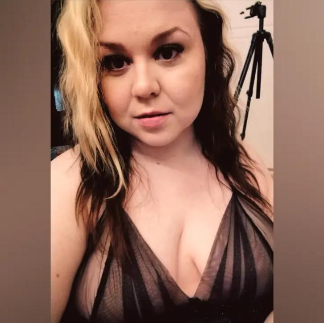 NahiraVIP
