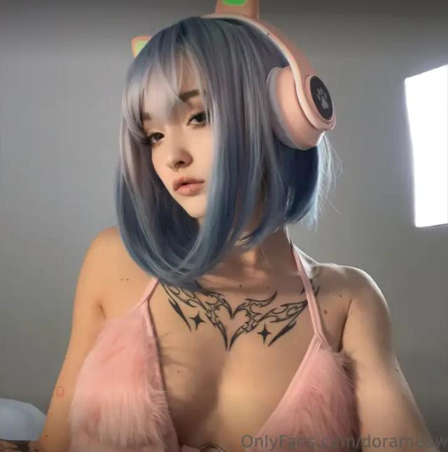 Dora 💜