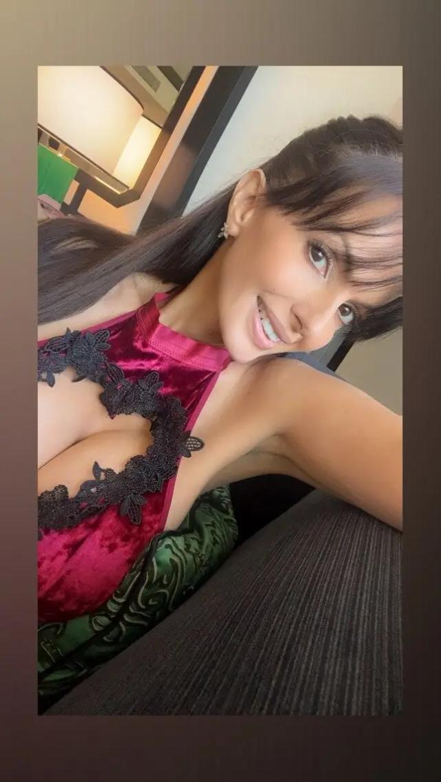 Catalina Cruz - Official