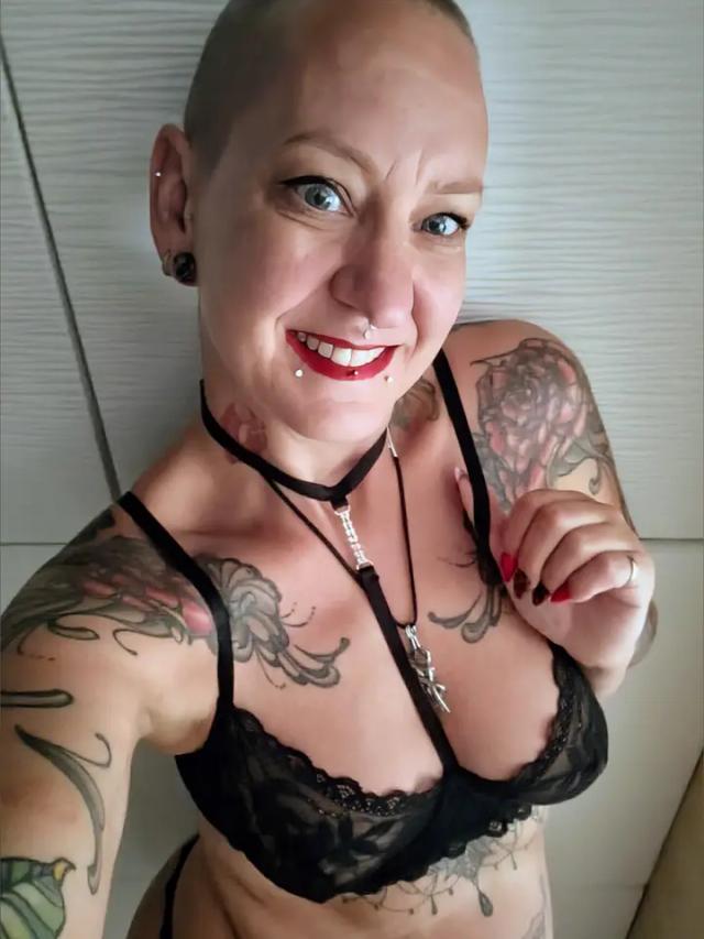 Emma Free