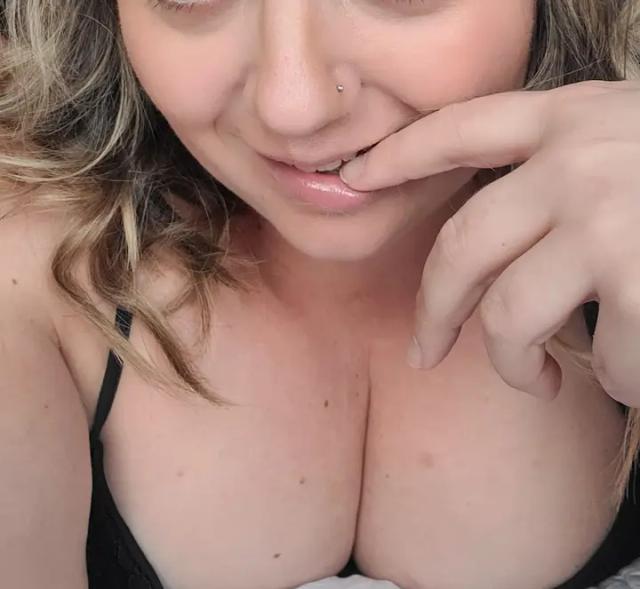 CuteAndCurvy